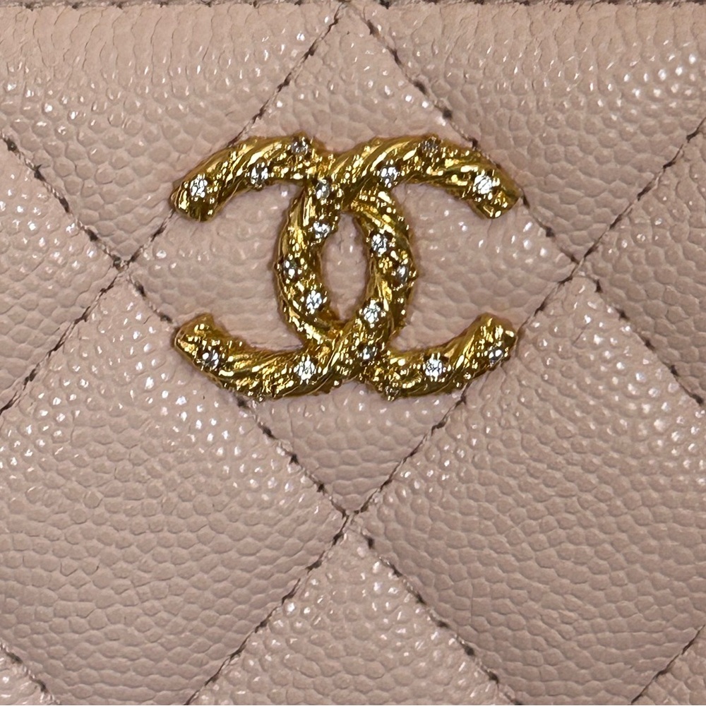CHANEL (26P) Slim Vanity with Chain Caviar Leather fits Large IPhone - Picture 5 of 16
